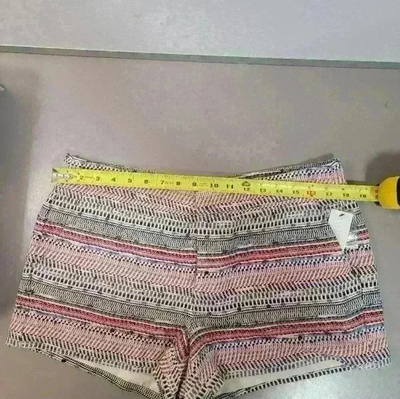 Joie Merci Textured Multi Color Shorts Size 12 - Picture 10 of 13
